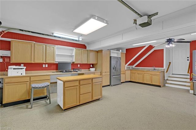 114 Runaway LN, Yorktown, VA 23692