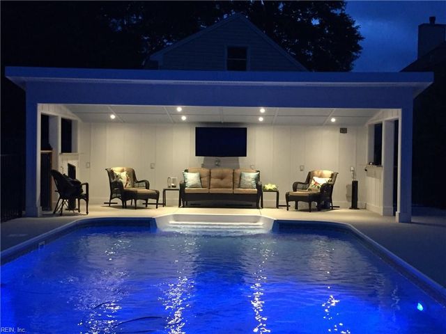 114 Runaway LN, Yorktown, VA 23692