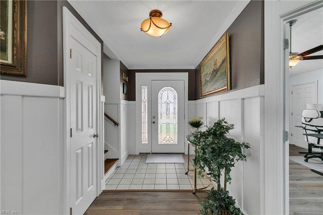 114 Runaway LN, Yorktown, VA 23692