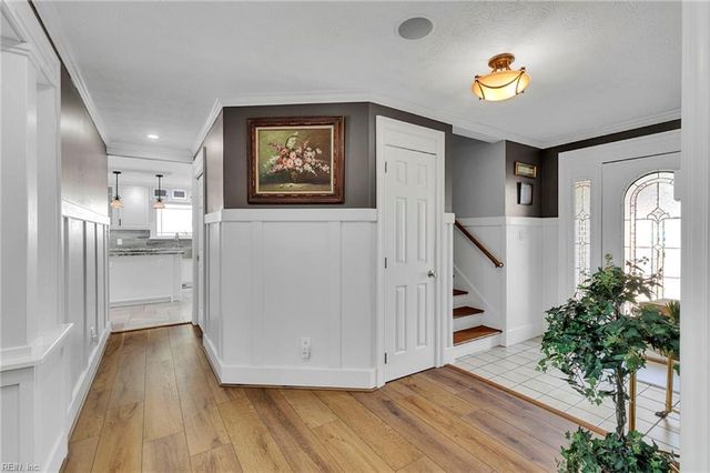 114 Runaway LN, Yorktown, VA 23692