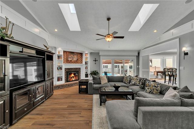 114 Runaway LN, Yorktown, VA 23692