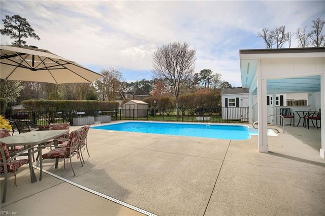 114 Runaway LN, Yorktown, VA 23692