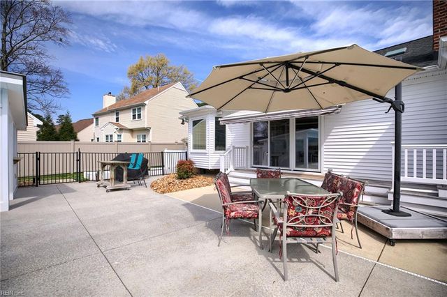 114 Runaway LN, Yorktown, VA 23692