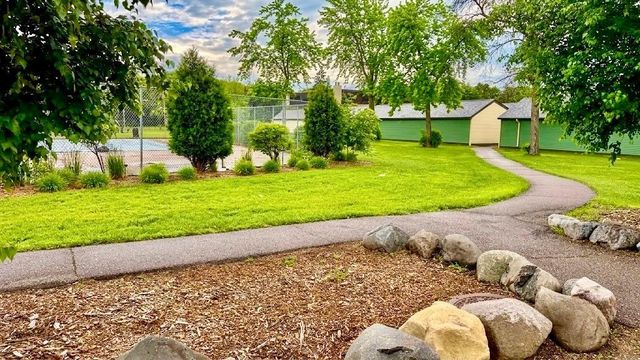 7352 72nd Lane N, Brooklyn Park, MN 55428
