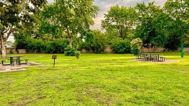 7352 72nd Lane N, Brooklyn Park, MN 55428