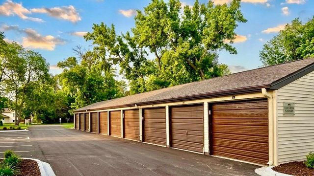 7352 72nd Lane N, Brooklyn Park, MN 55428