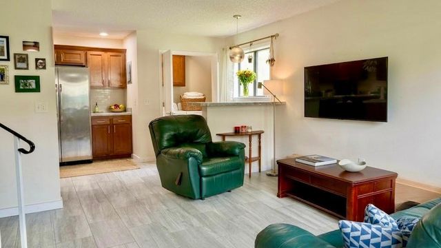 7352 72nd Lane N, Brooklyn Park, MN 55428