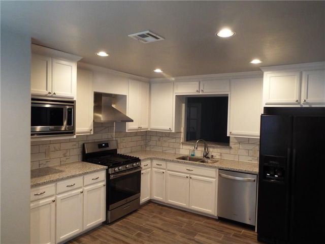 2829 Larkspur Road, Moore, OK 73160