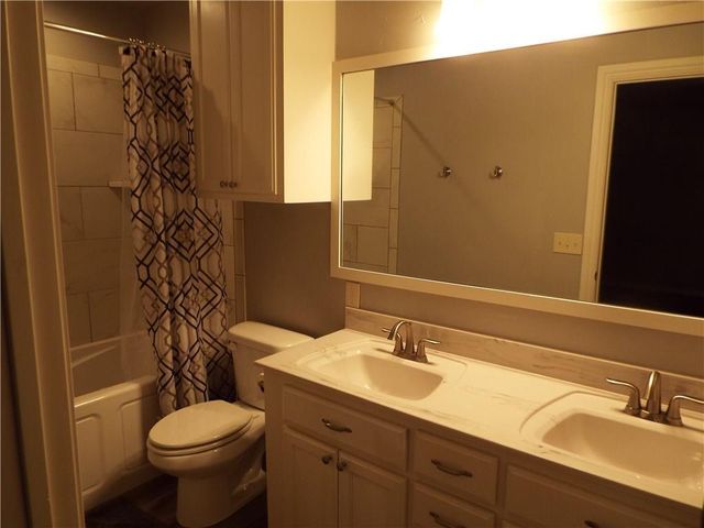 2829 Larkspur Road, Moore, OK 73160