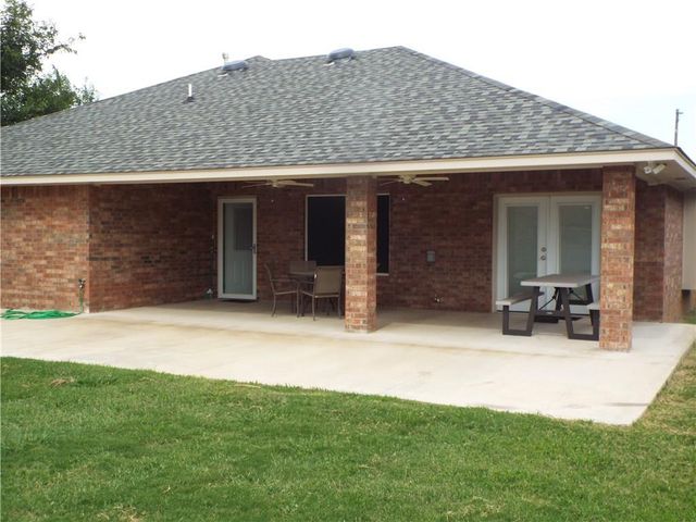 2829 Larkspur Road, Moore, OK 73160