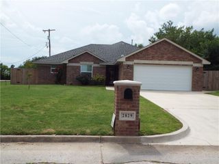 2829 Larkspur Road, Moore, OK 73160