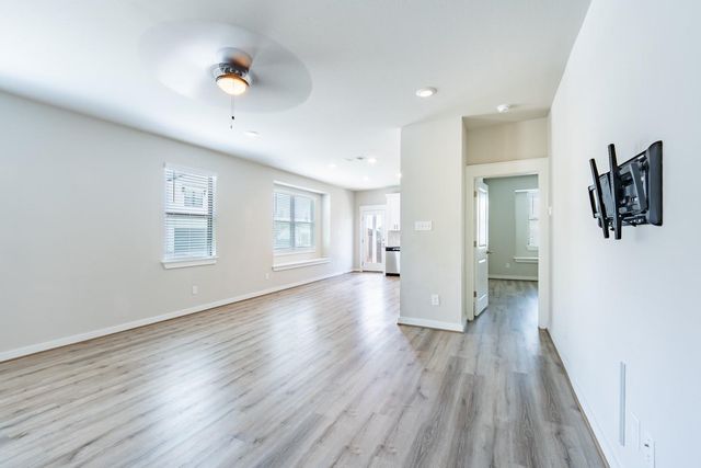 147 Waterside RD A, Buda, TX 78610