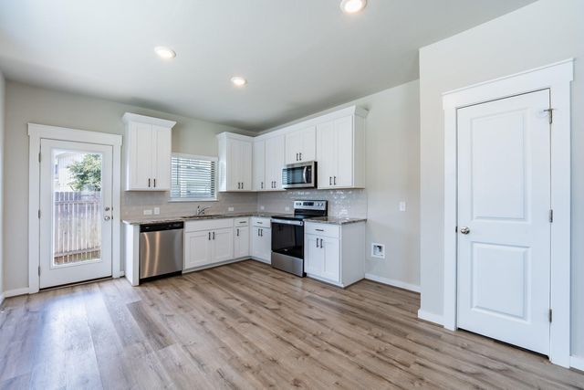 147 Waterside RD A, Buda, TX 78610
