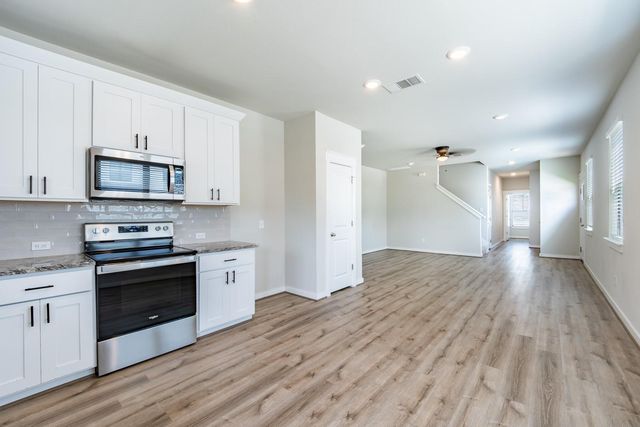 147 Waterside RD A, Buda, TX 78610
