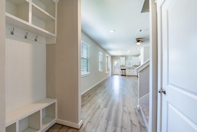 147 Waterside RD A, Buda, TX 78610