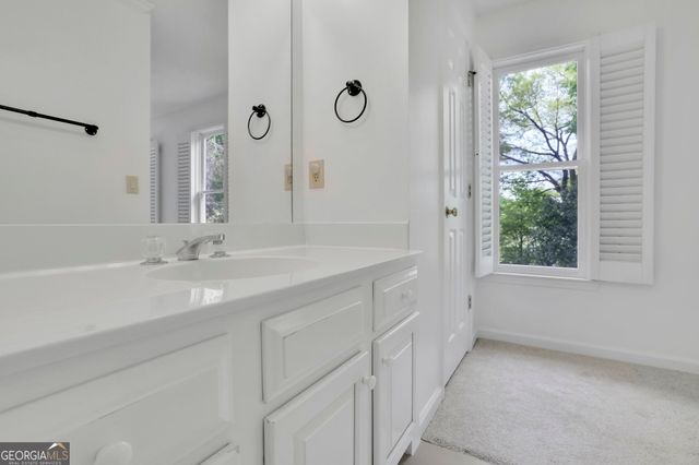 2588 Oakwood Way SE, Smyrna, GA 30080