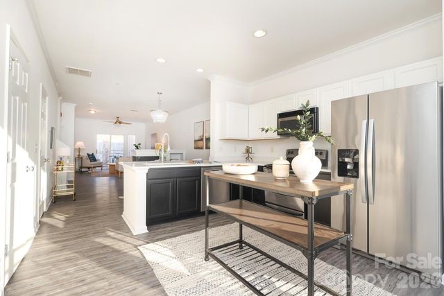 518 Donatello Avenue, Charlotte, NC 28205