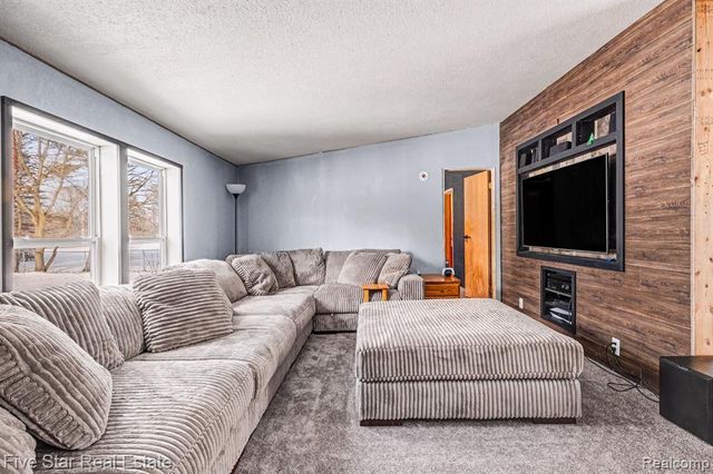 7368 Vassar Road, Otisville, MI 48463