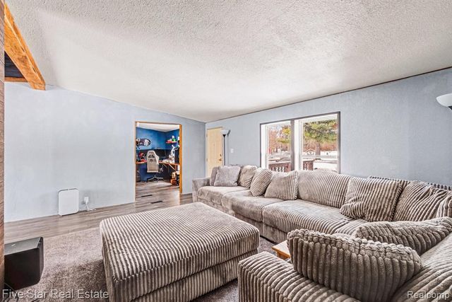 7368 Vassar Road, Otisville, MI 48463