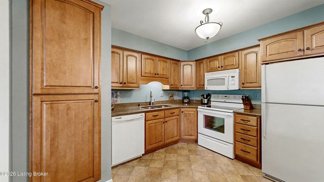 814 Washburn Ave APT 20, Louisville, KY 40222