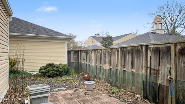 814 Washburn Ave APT 20, Louisville, KY 40222