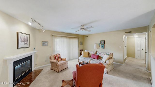 814 Washburn Ave APT 20, Louisville, KY 40222