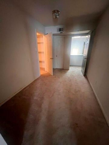 6304 S Rice Avenue, Bellaire, TX 77401