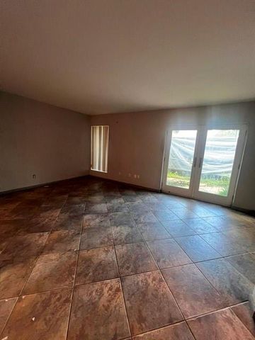 6304 S Rice Avenue, Bellaire, TX 77401