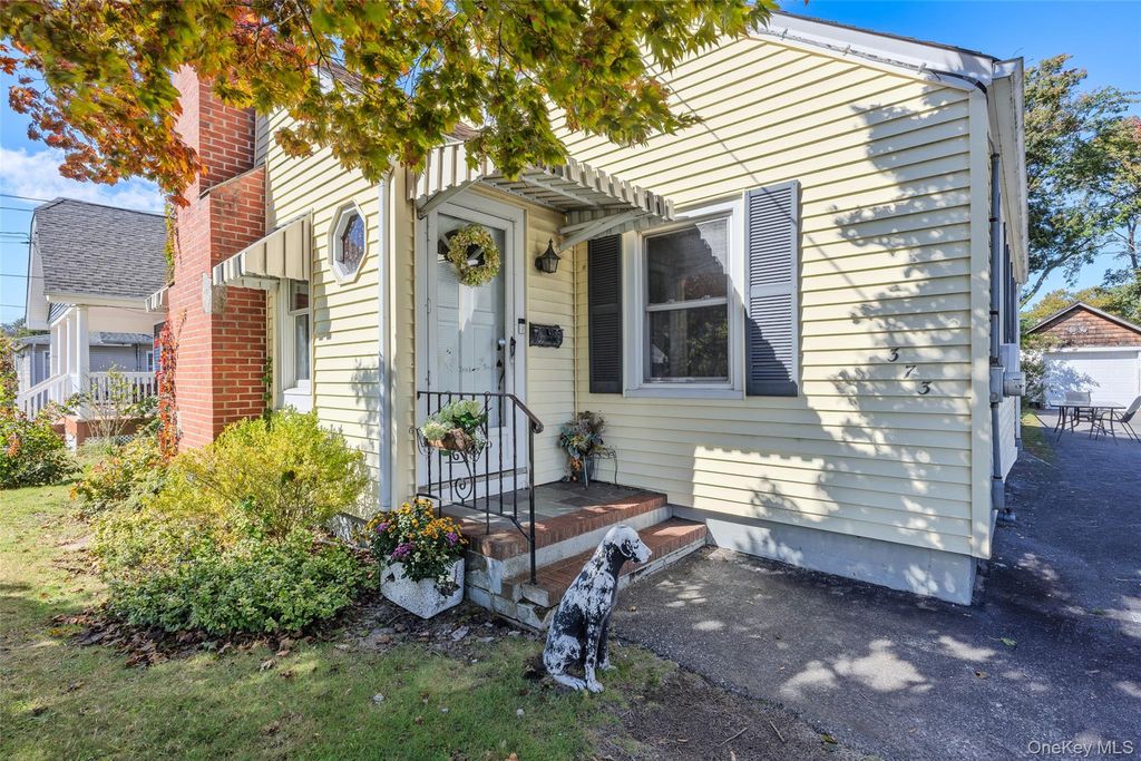 373 Oak Street, Patchogue, NY 11772 — photo 4
