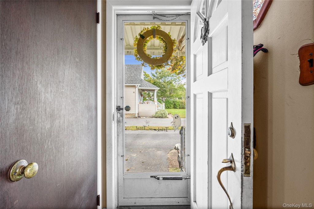 373 Oak Street, Patchogue, NY 11772 — photo 5