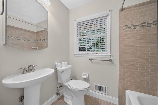 2313 Cambridge Street, Snellville, GA 30078