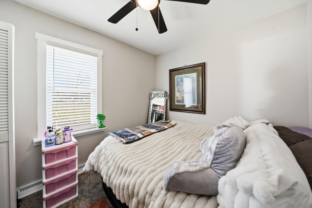 217 E 13 Th Place, Hobart, IN 46342