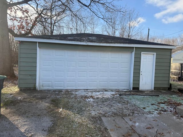 217 E 13 Th Place, Hobart, IN 46342