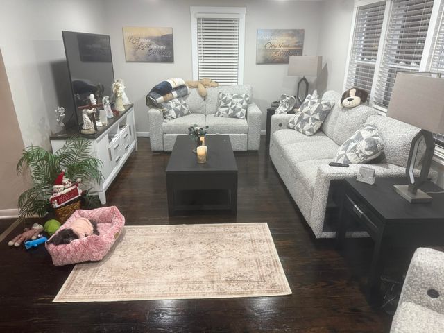 217 E 13 Th Place, Hobart, IN 46342