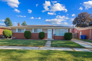 28616 Newport Drive, Warren, MI 48088