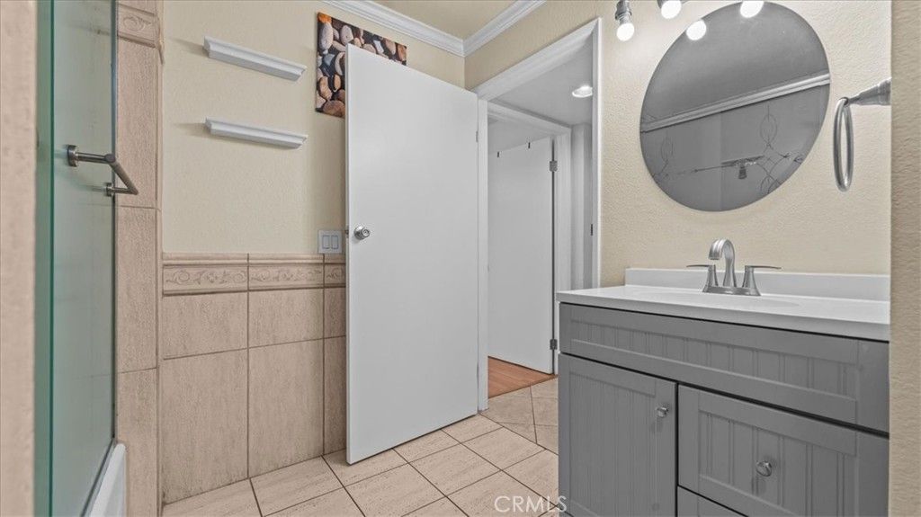 Image 13 of property listing at 15000 Downey Avenue 135, Paramount, CA 90723