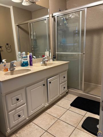 930 Huntington RD, Emporia, KS 66801