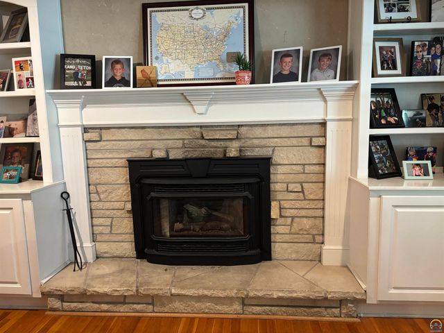 930 Huntington RD, Emporia, KS 66801