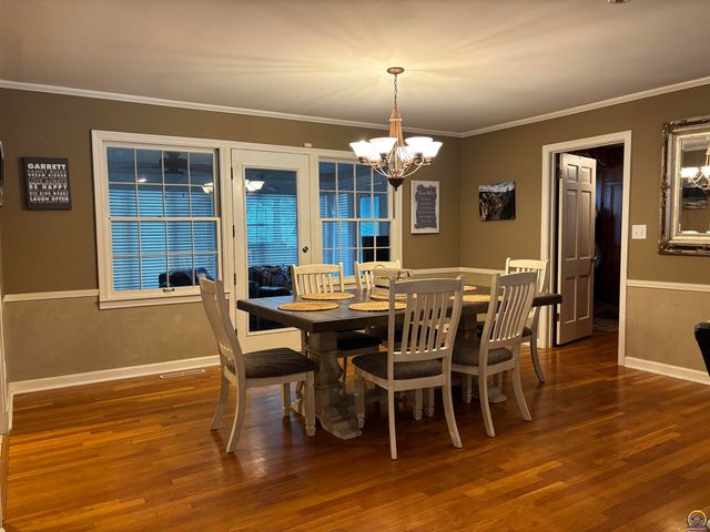 930 Huntington RD, Emporia, KS 66801