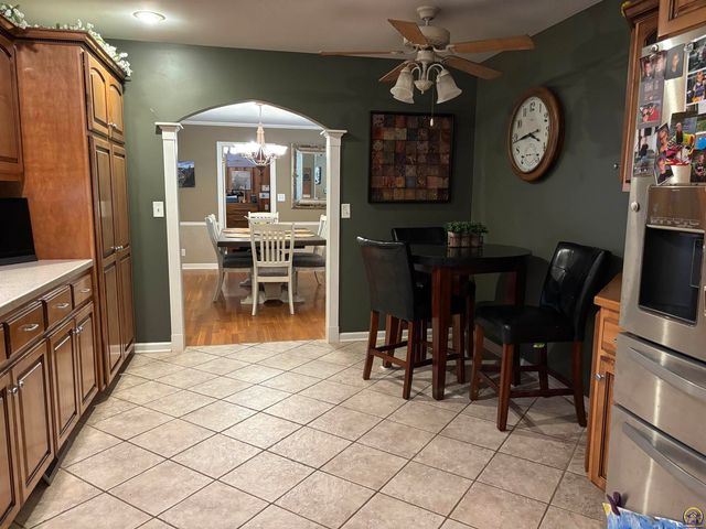 930 Huntington RD, Emporia, KS 66801