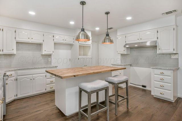 401 Cedar Street, Mclean, TX 79057