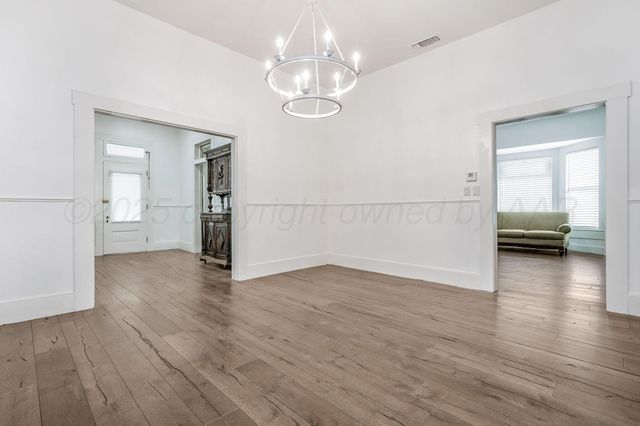 401 Cedar Street, Mclean, TX 79057