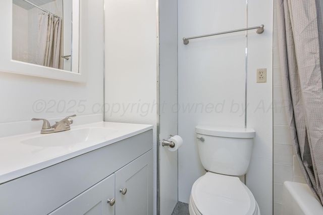 401 Cedar Street, Mclean, TX 79057