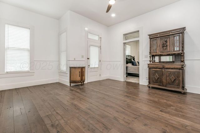 401 Cedar Street, Mclean, TX 79057