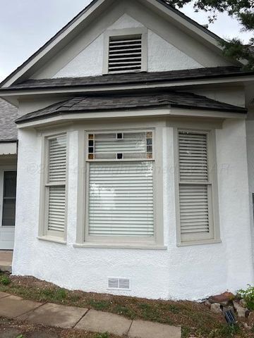 401 Cedar Street, Mclean, TX 79057