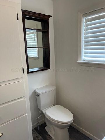 401 Cedar Street, Mclean, TX 79057