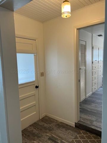 401 Cedar Street, Mclean, TX 79057