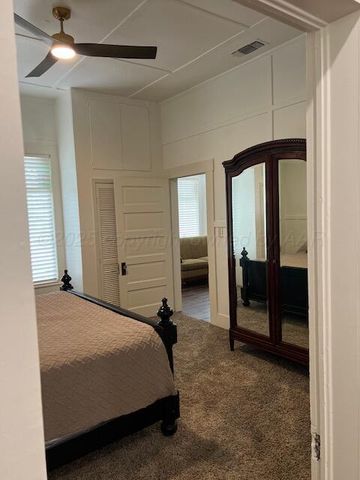 401 Cedar Street, Mclean, TX 79057