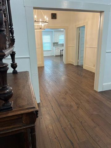 401 Cedar Street, Mclean, TX 79057