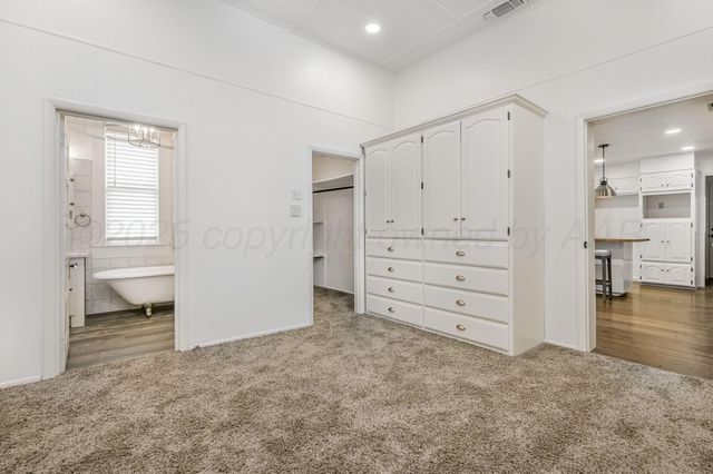 401 Cedar Street, Mclean, TX 79057